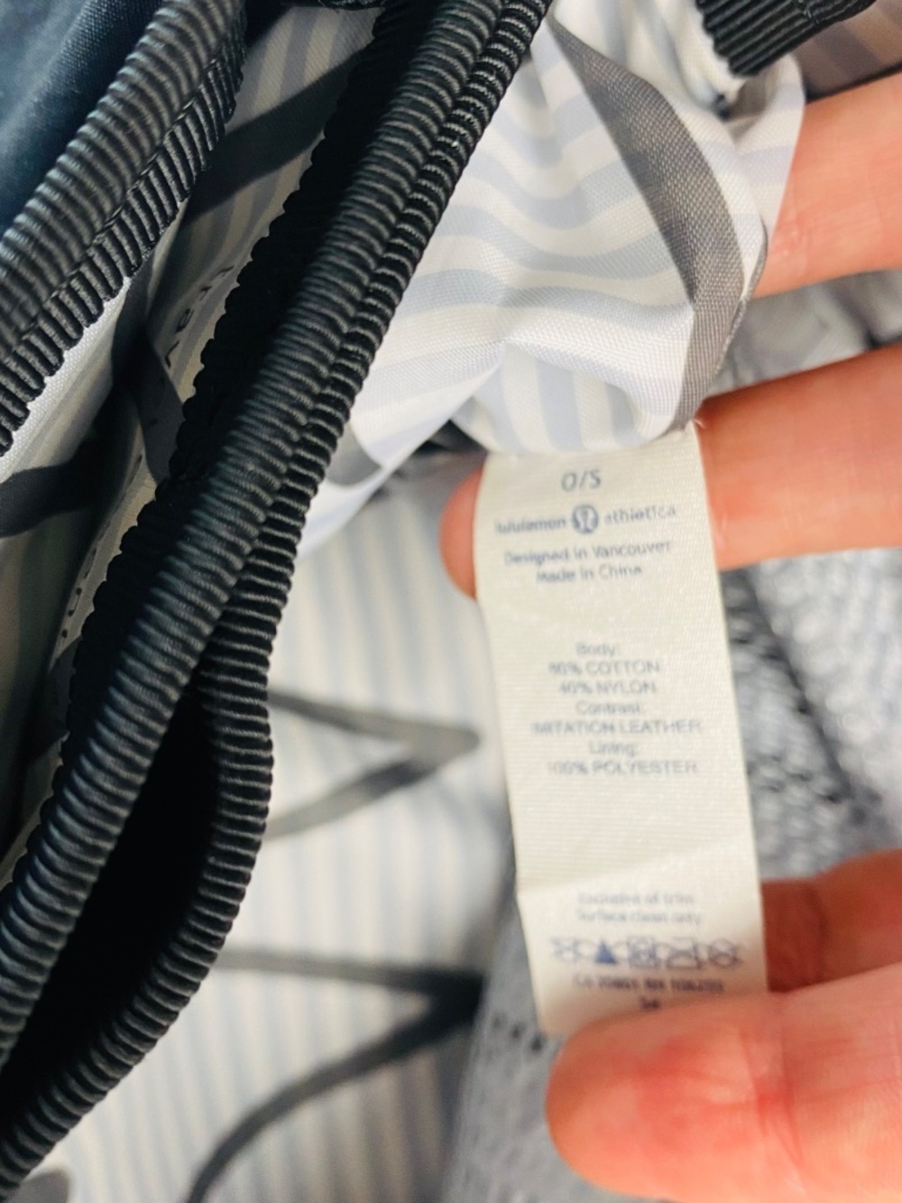 Lululemon Party Om Bag Crossbody in Black - Picture 8 of 16